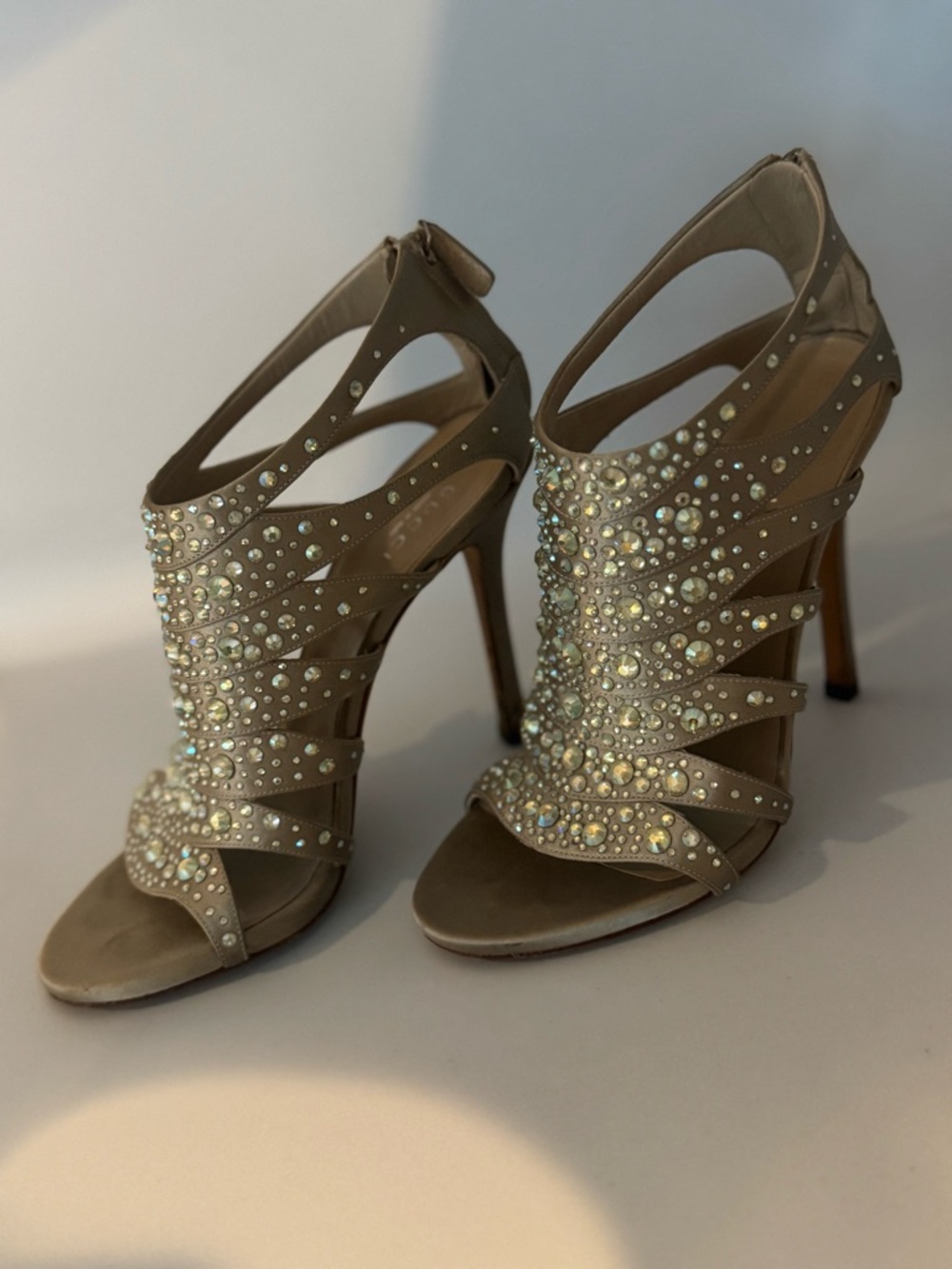 Gucci Swarovski Crystal-Embellished Gold Open-Toe Heels - Picture 2 of 8